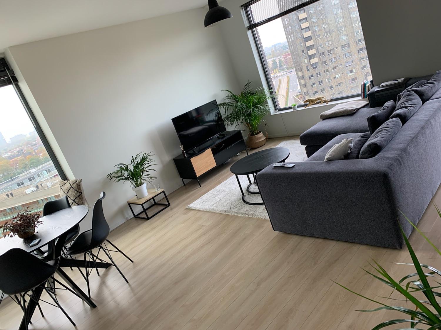 show all photos of Carolina MacGillavrylaan