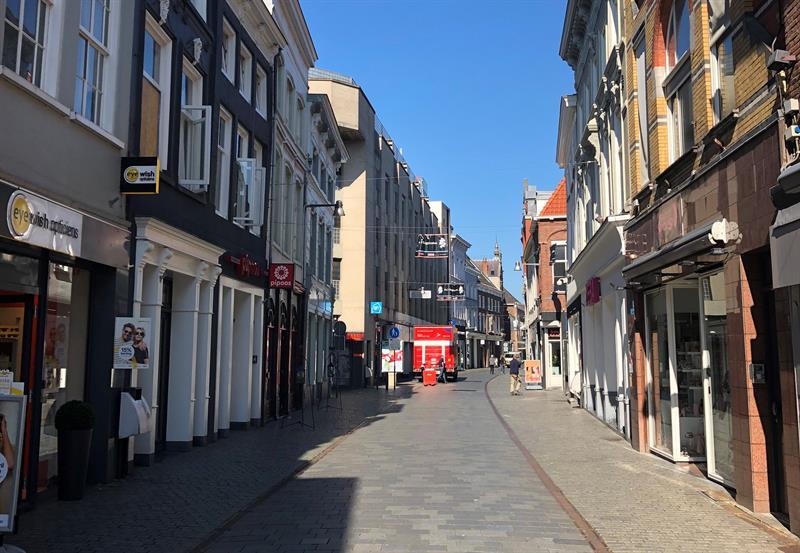 show all photos of Lange Brugstraat