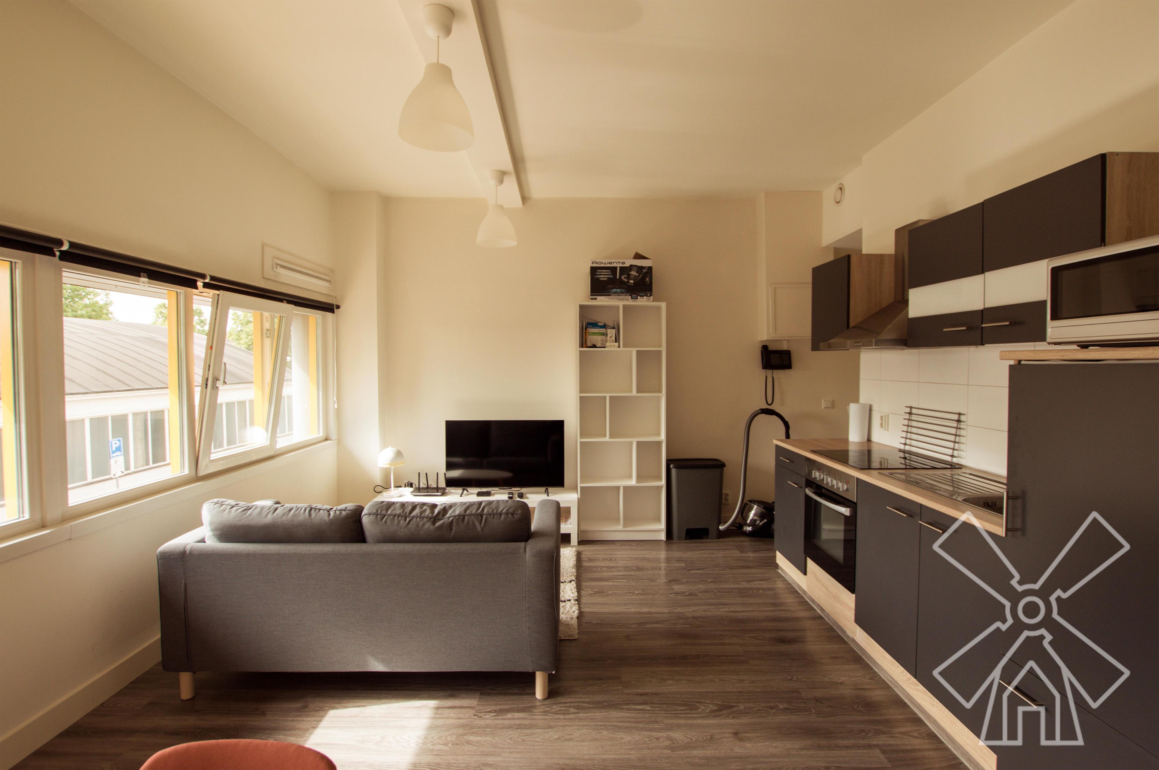 show all photos of Junostraat