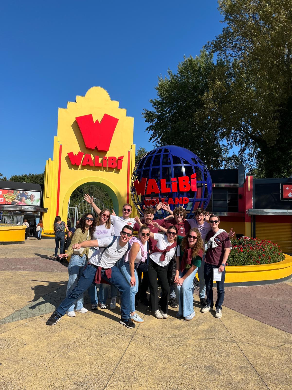 show all photos of Calslaan