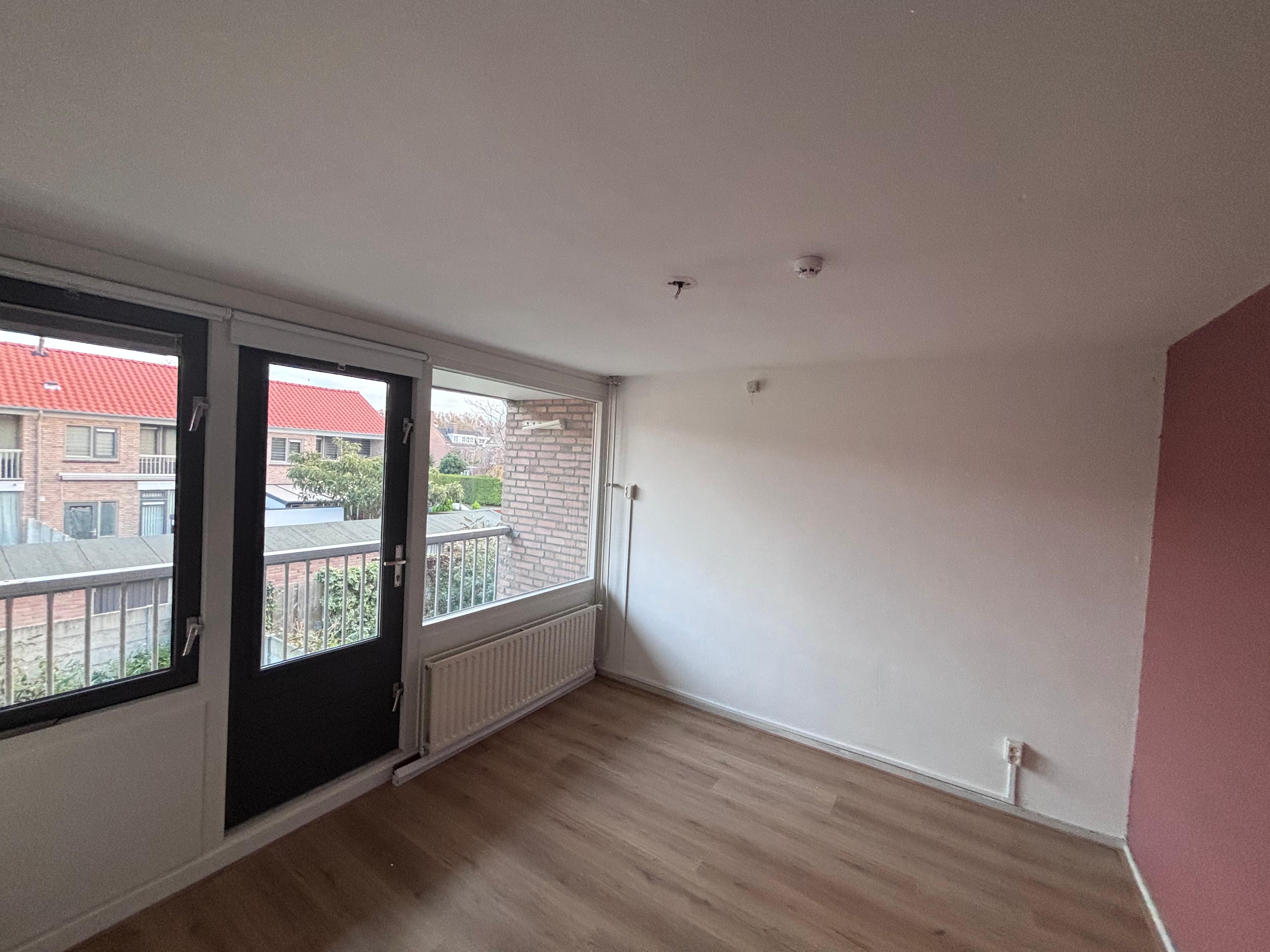 show all photos of Claes Berchemstraat