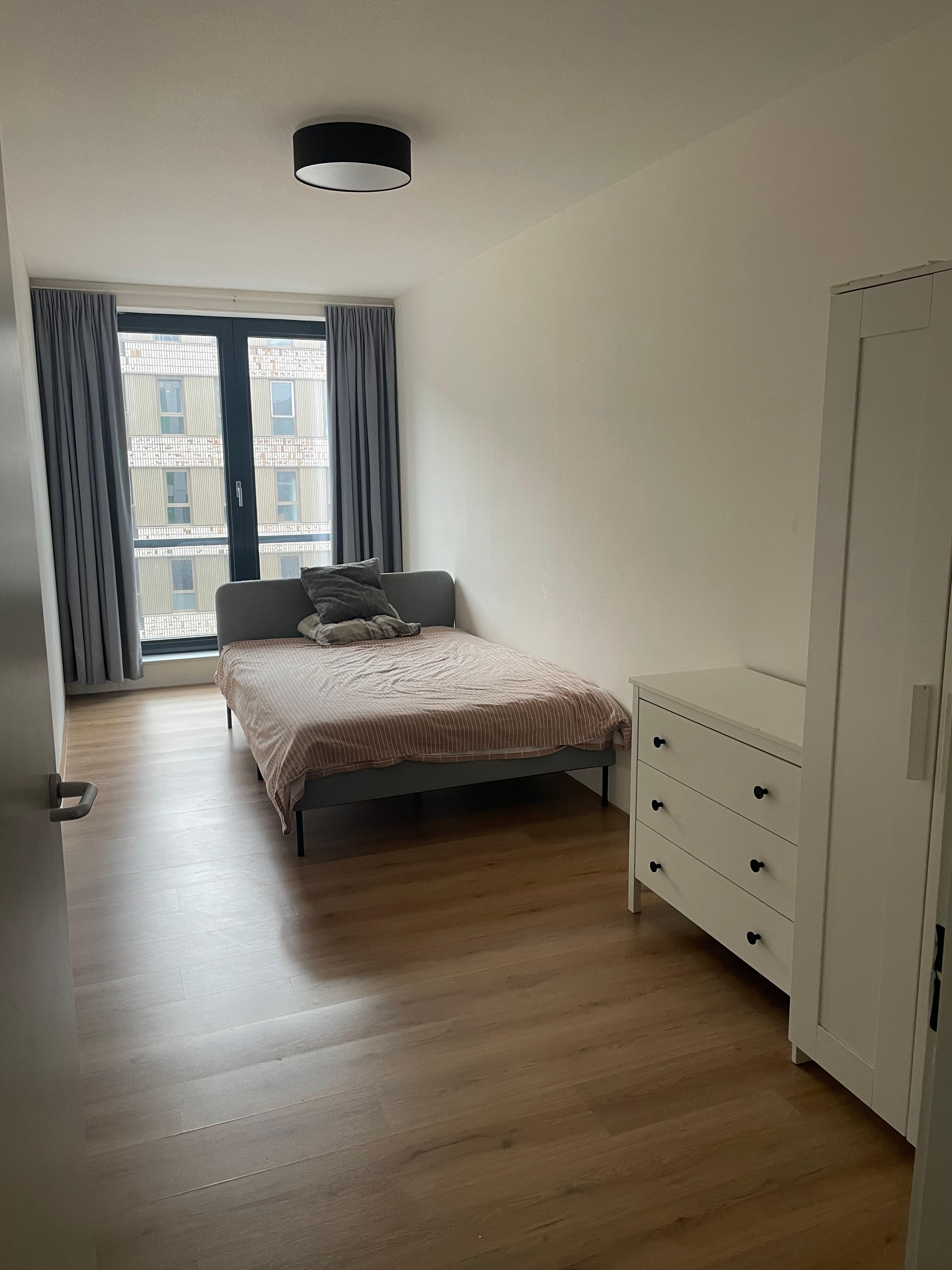 show all photos of Maassluisstraat