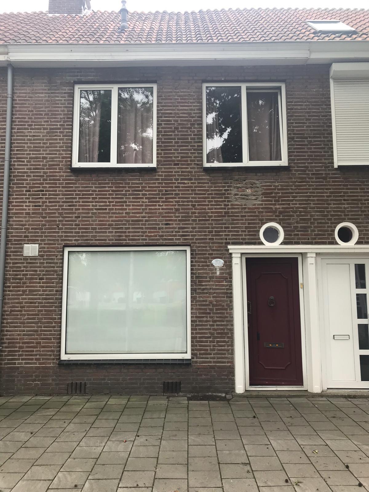 show all photos of Professor Kernkampstraat