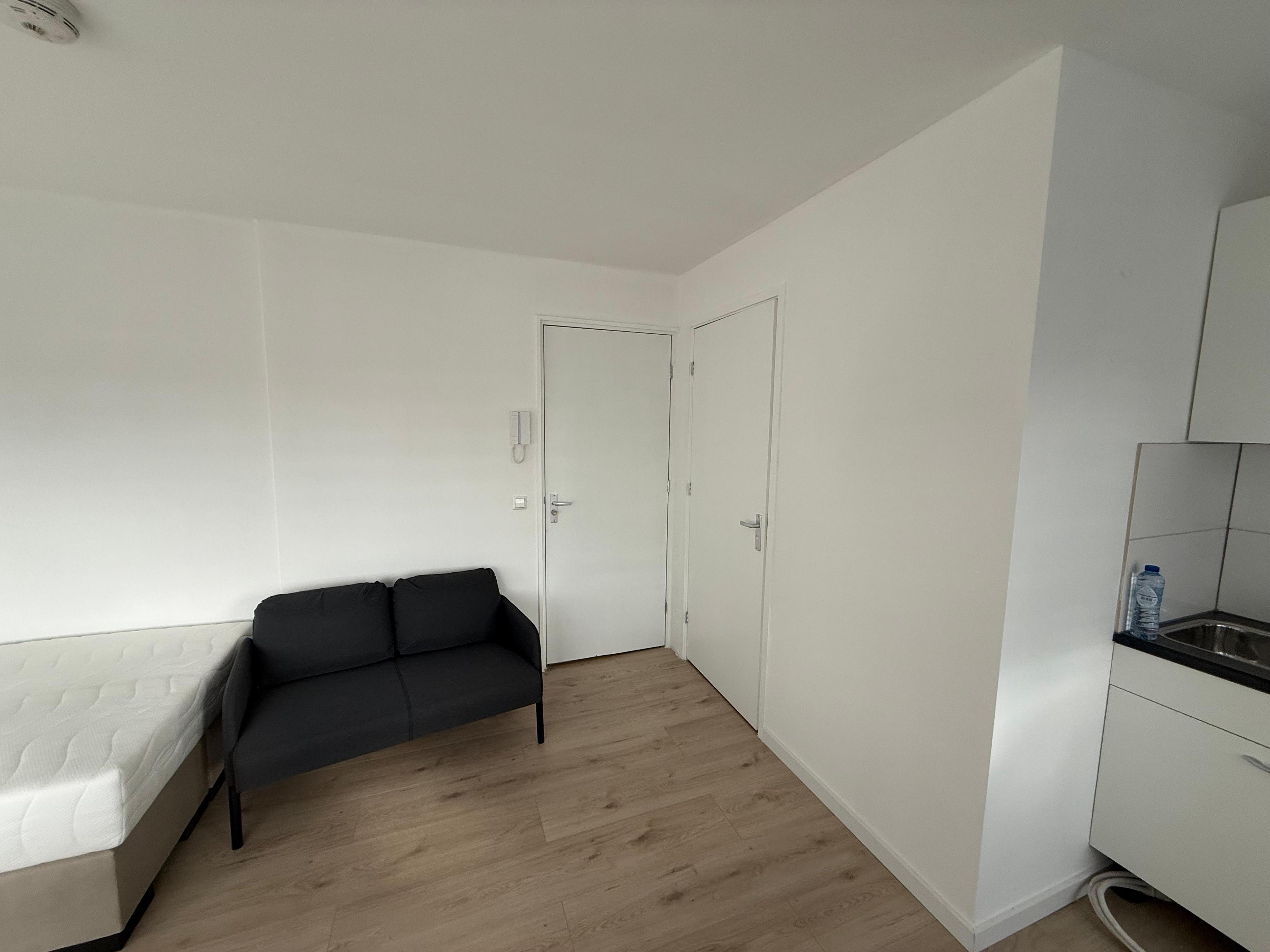 show all photos of Amsterdamsestraatweg