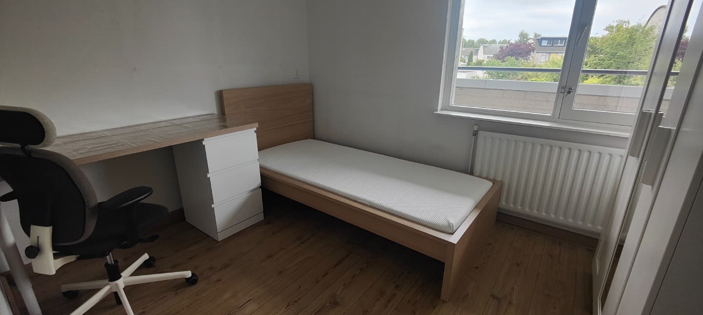 show all photos of Aartsbisschop Romerostraat