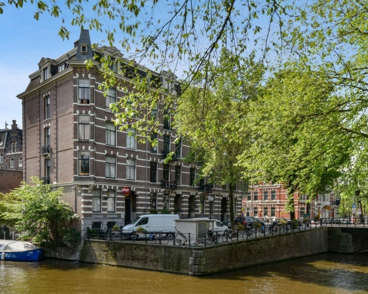 show all photos of Leidsegracht