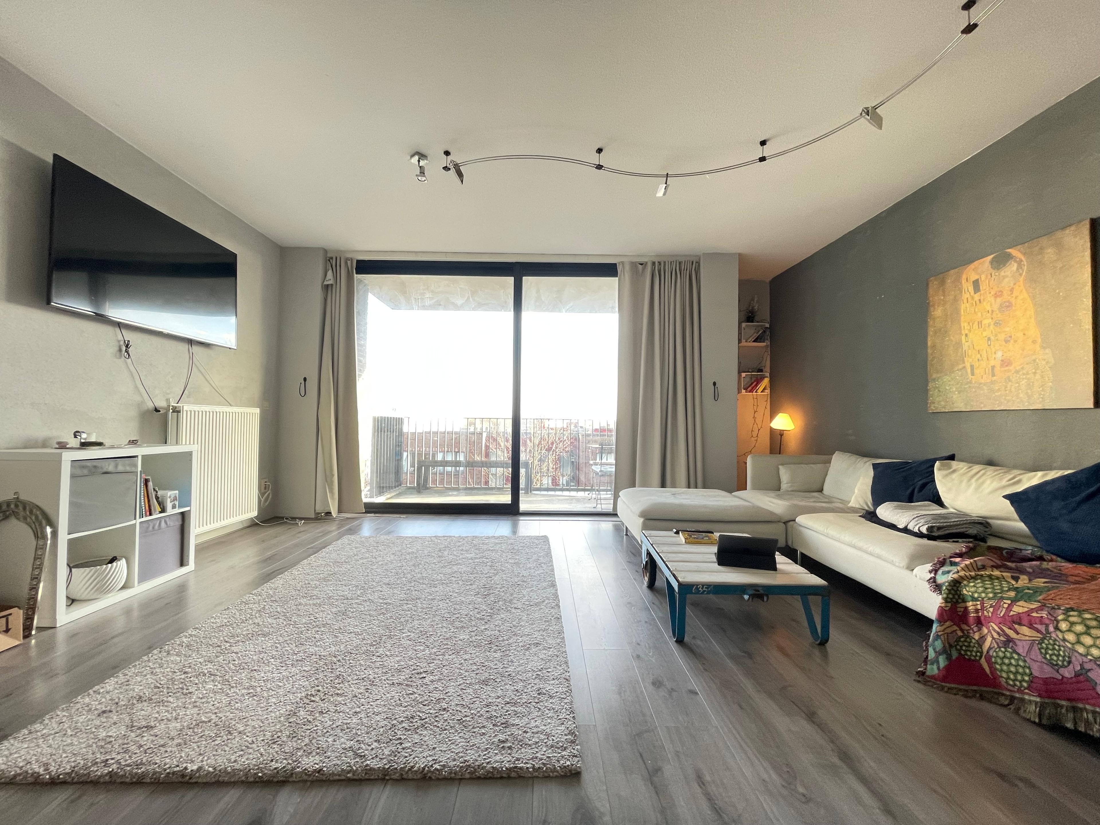 show all photos of Fritz Dietrich Kahlenbergstraat