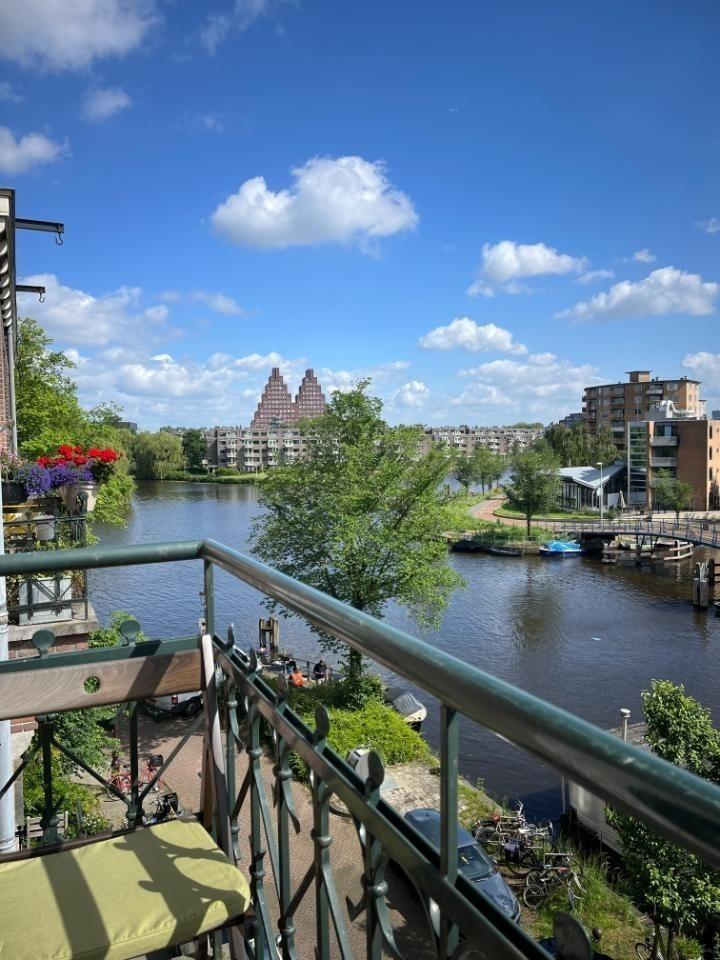 show all photos of Bilderdijkkade