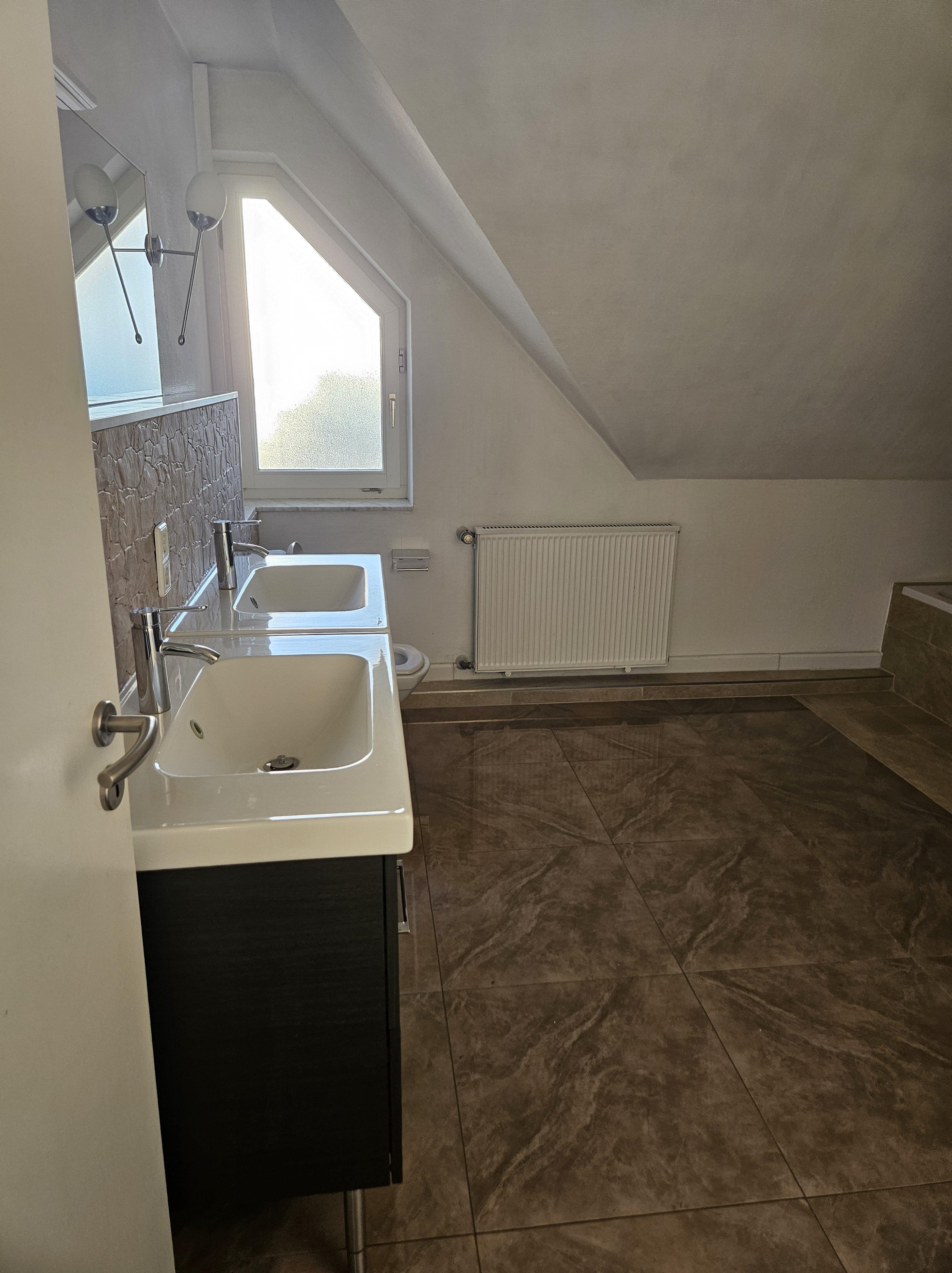 show all photos of Gronausestraat