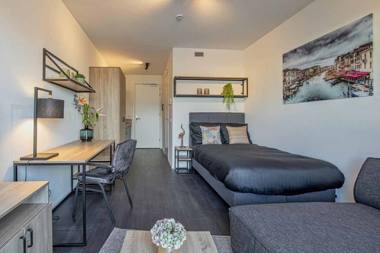 show all photos of Moermanskkade