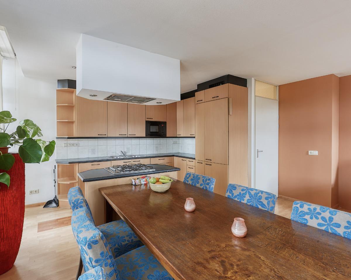 show all photos of Van Osstraat