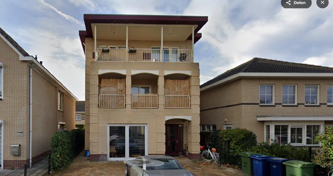 show all photos of Familie Doorzonstraat