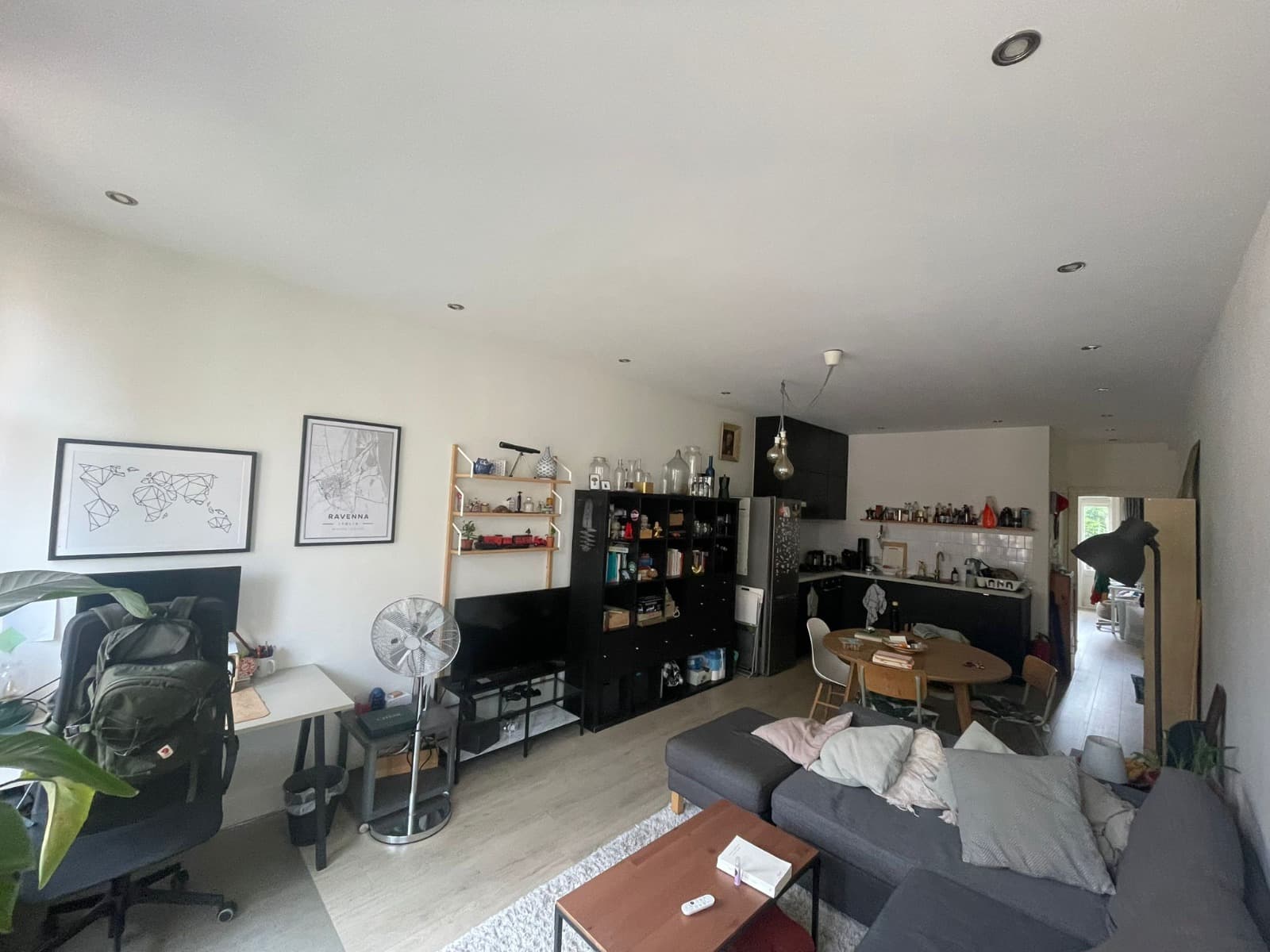 show all photos of Overtoom