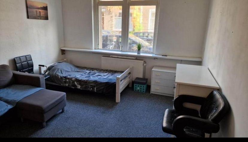 show all photos of Evertsenstraat