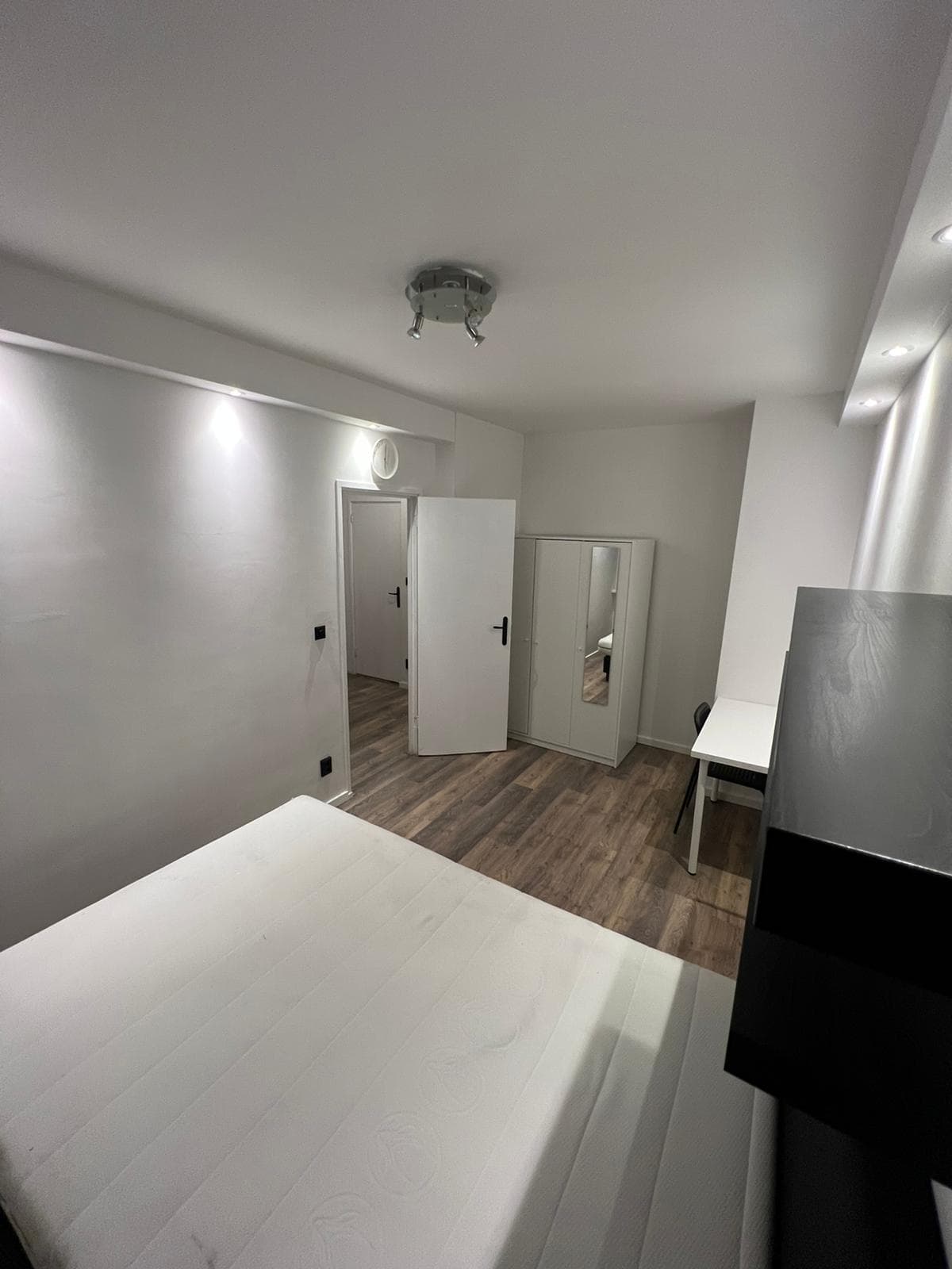 show all photos of Langswater