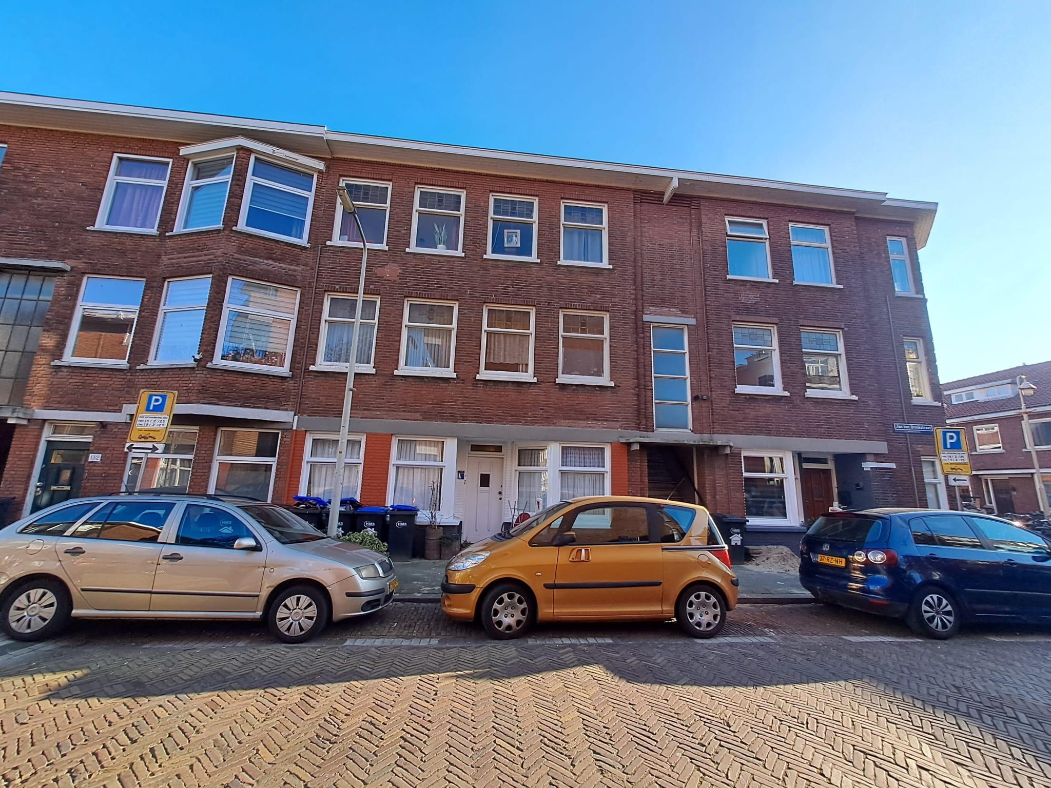 show all photos of Jan ten Brinkstraat