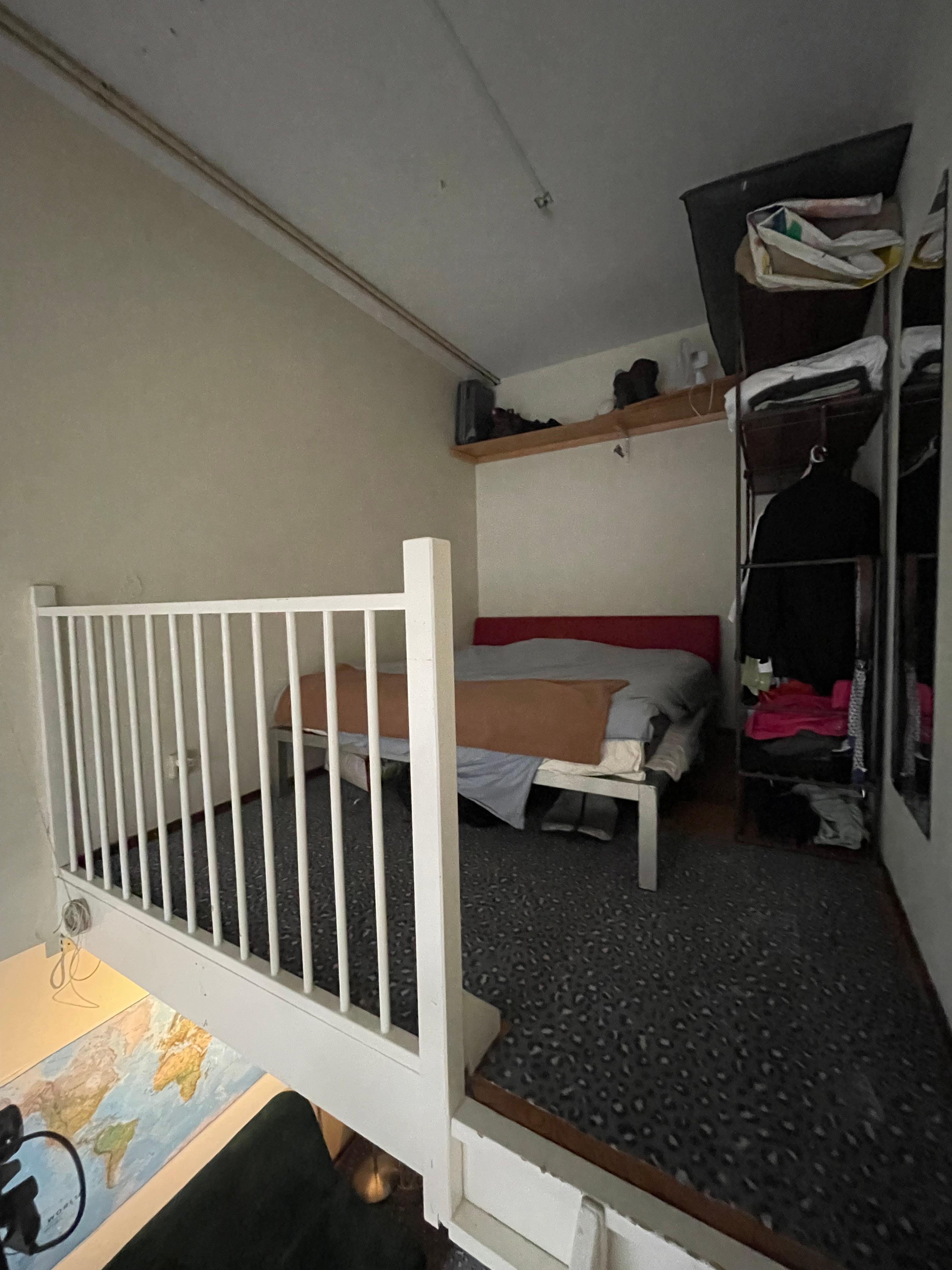 show all photos of Oude Delft