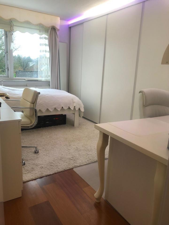 show all photos of Emmalaan