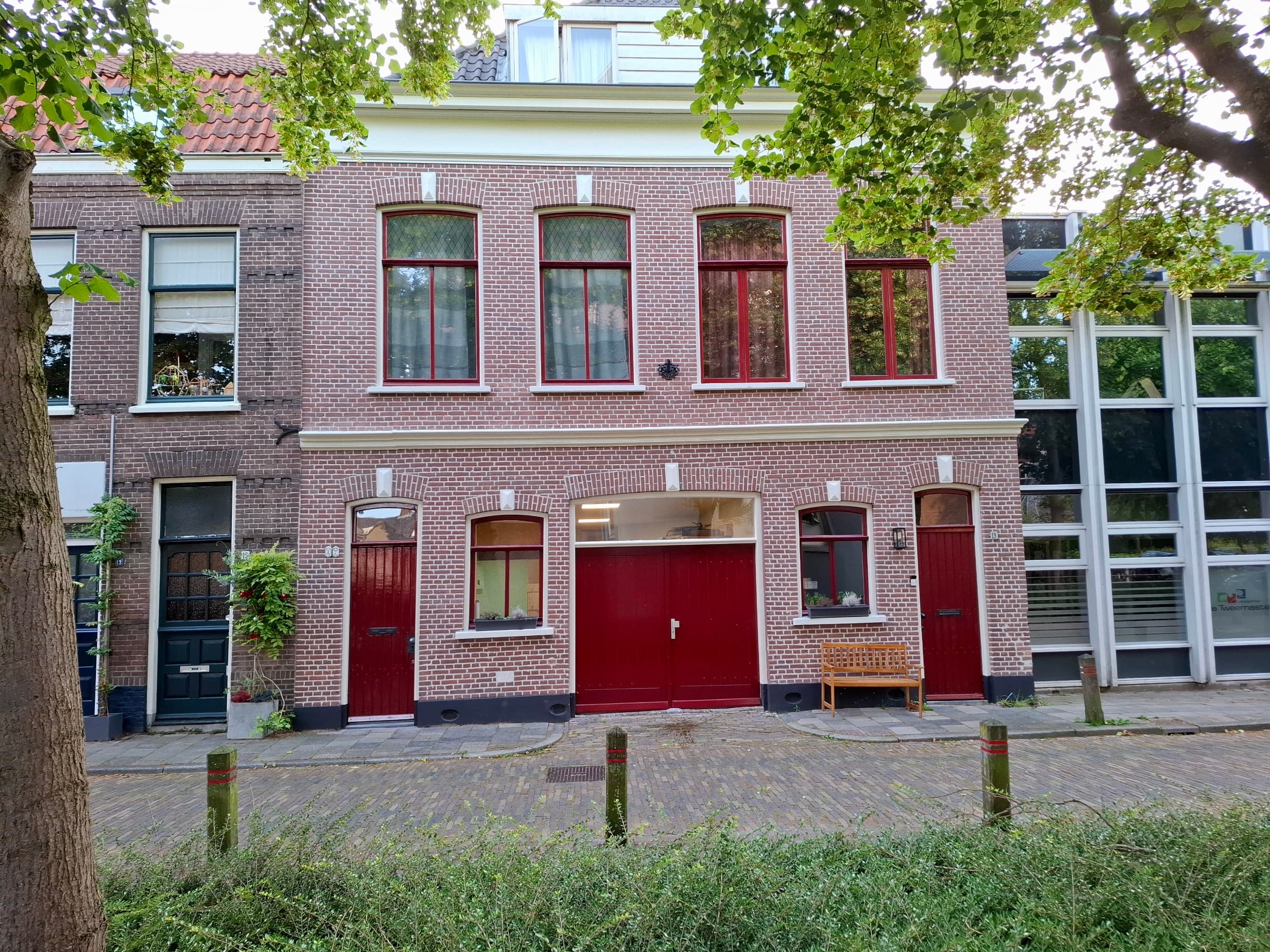 show all photos of Oude Lombardstraat