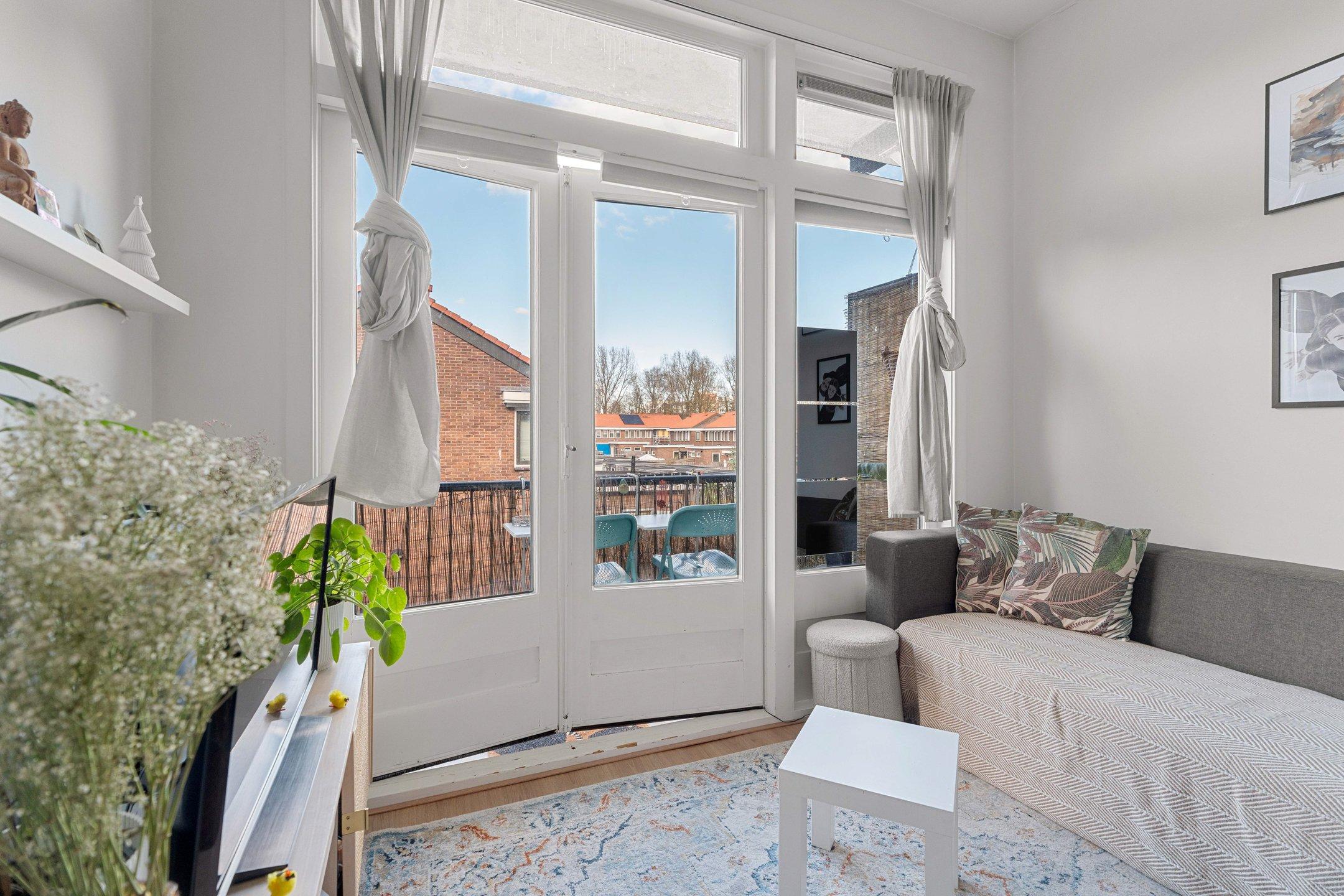 show all photos of Johan de Wittlaan