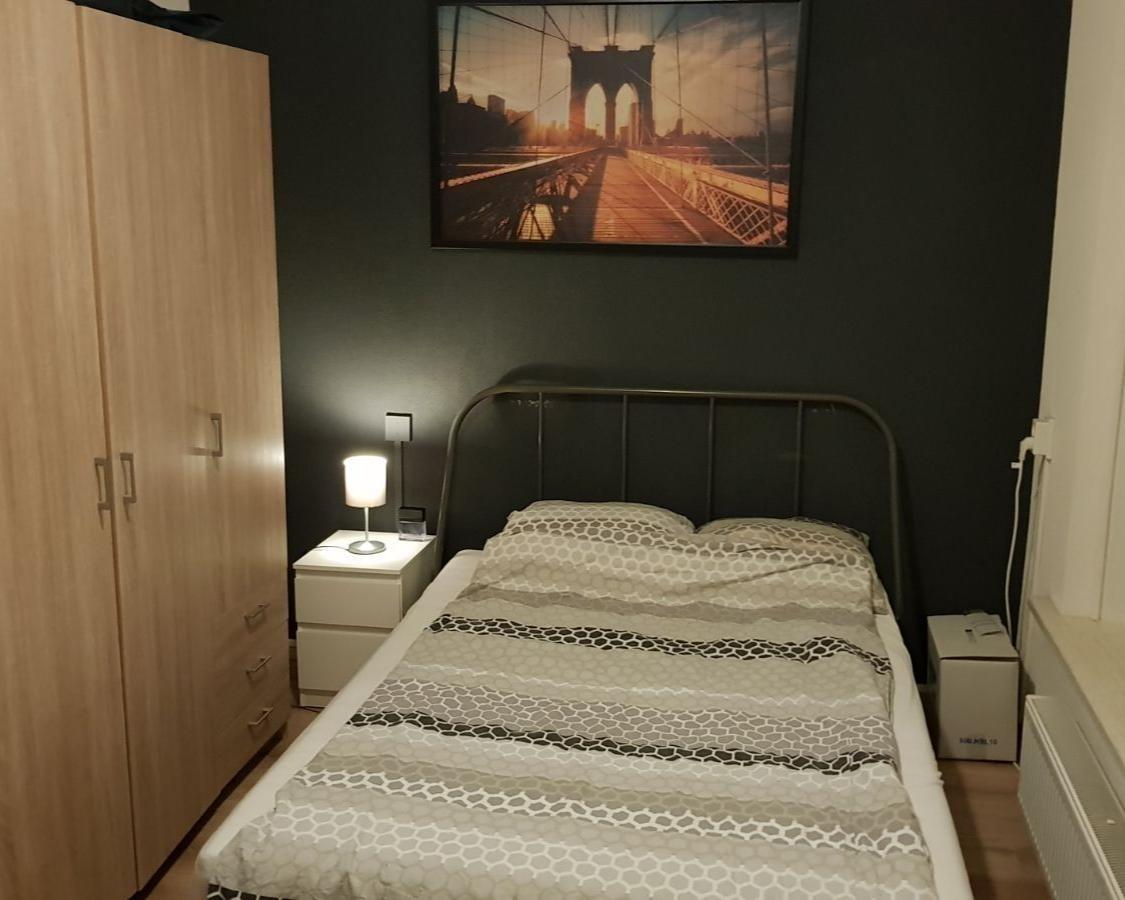 show all photos of Julius Rontgenstraat