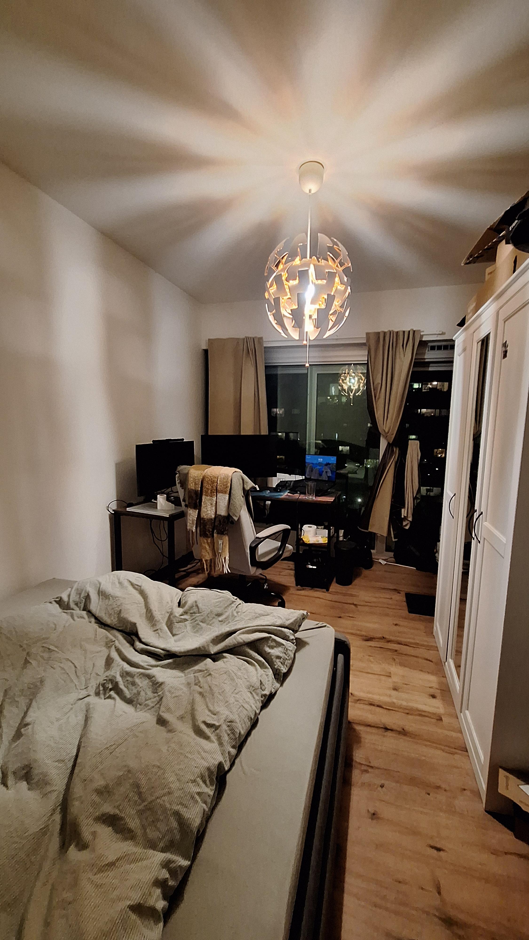 show all photos of Jan van Zutphenstraat