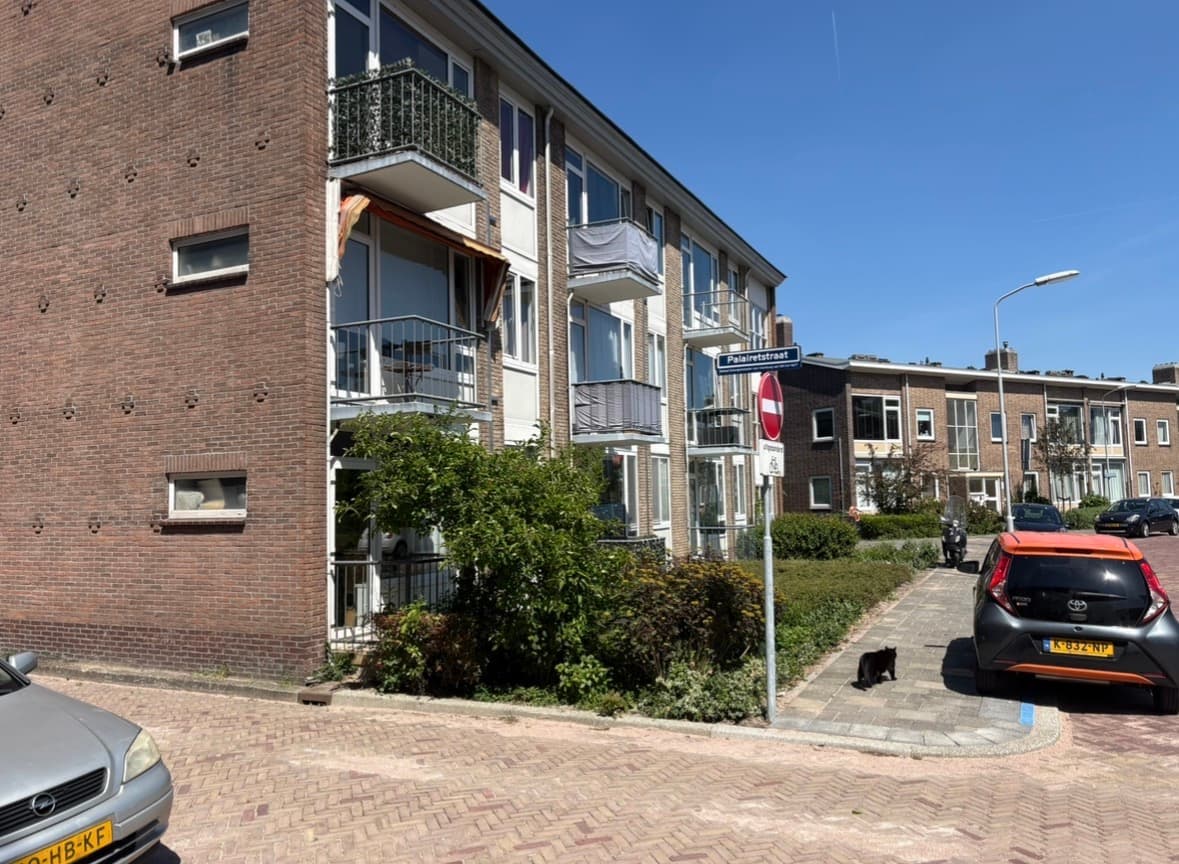 show all photos of Uhlenbeckstraat