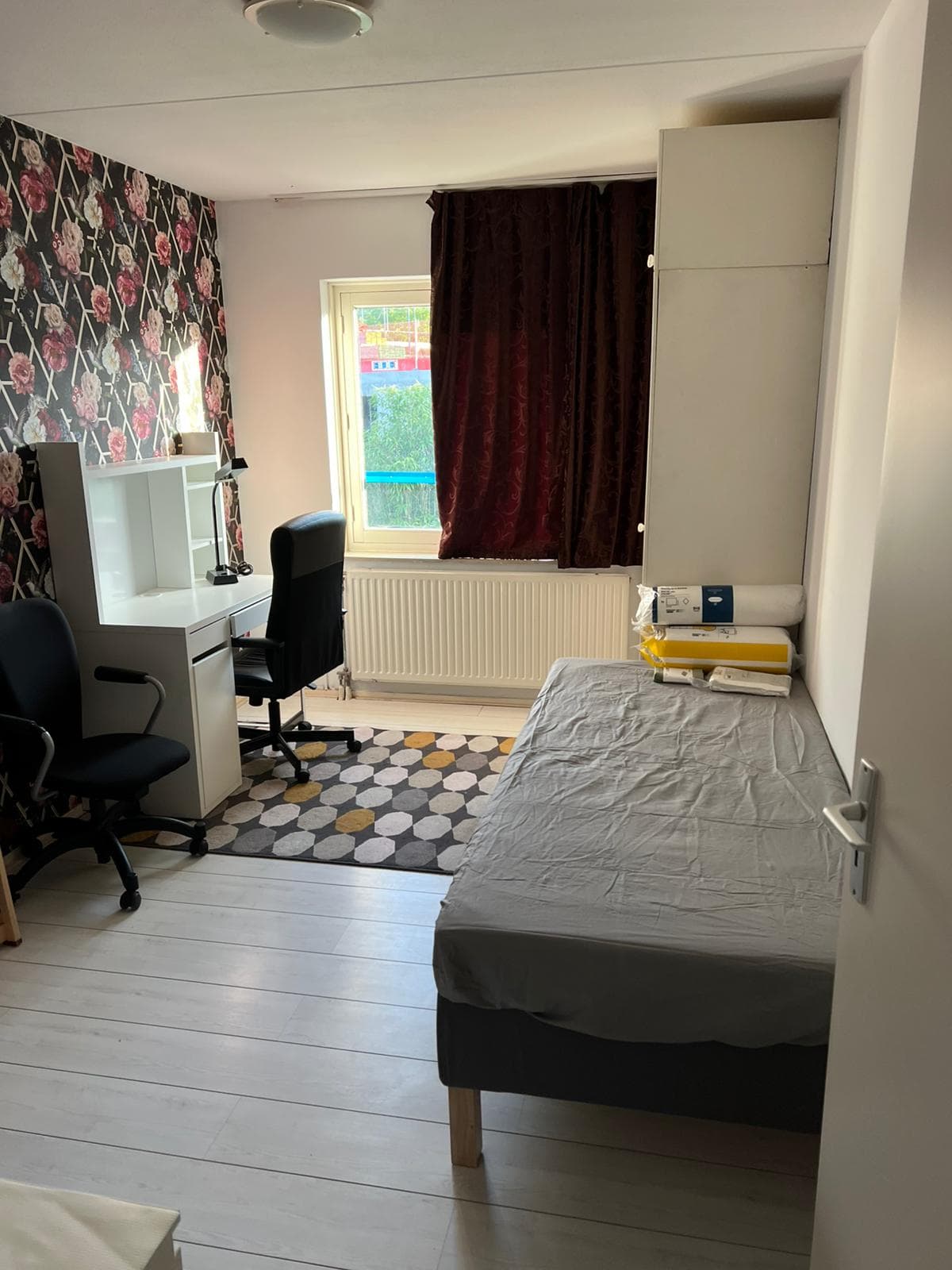 show all photos of Van Poeljeweg