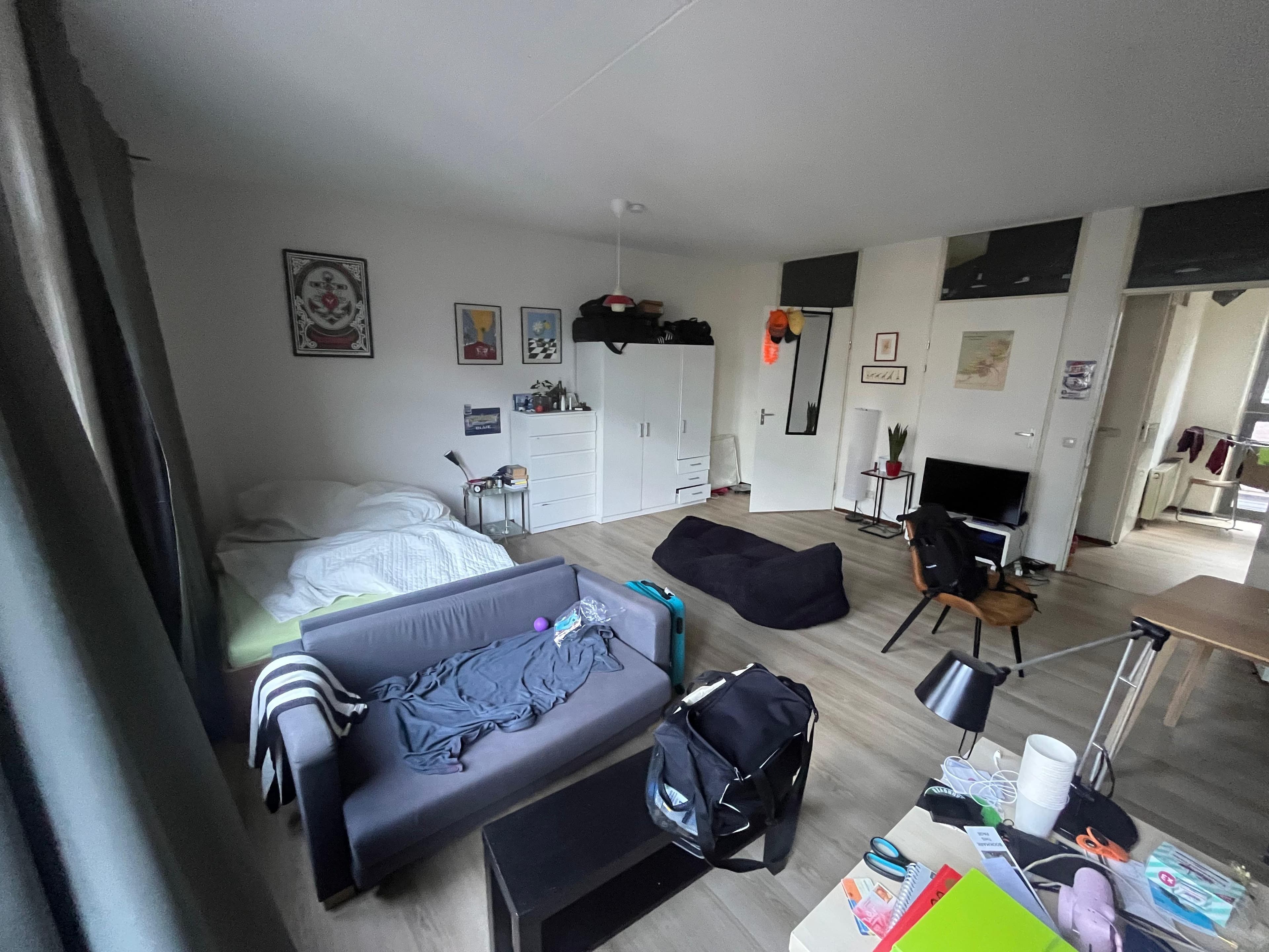 show all photos of Tussen beide Markten