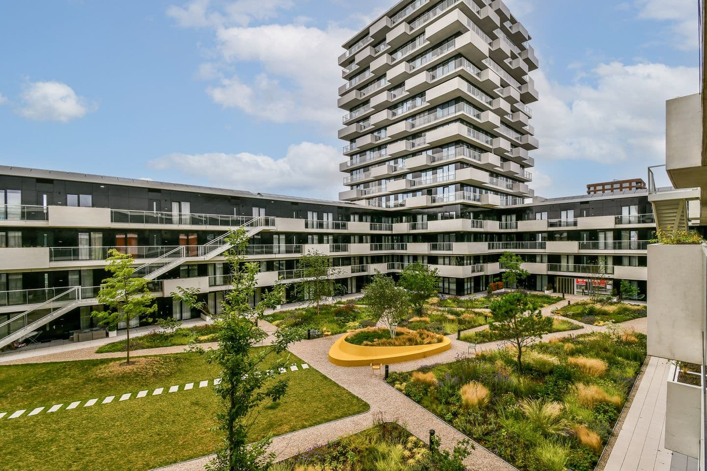 show all photos of Rosestraat