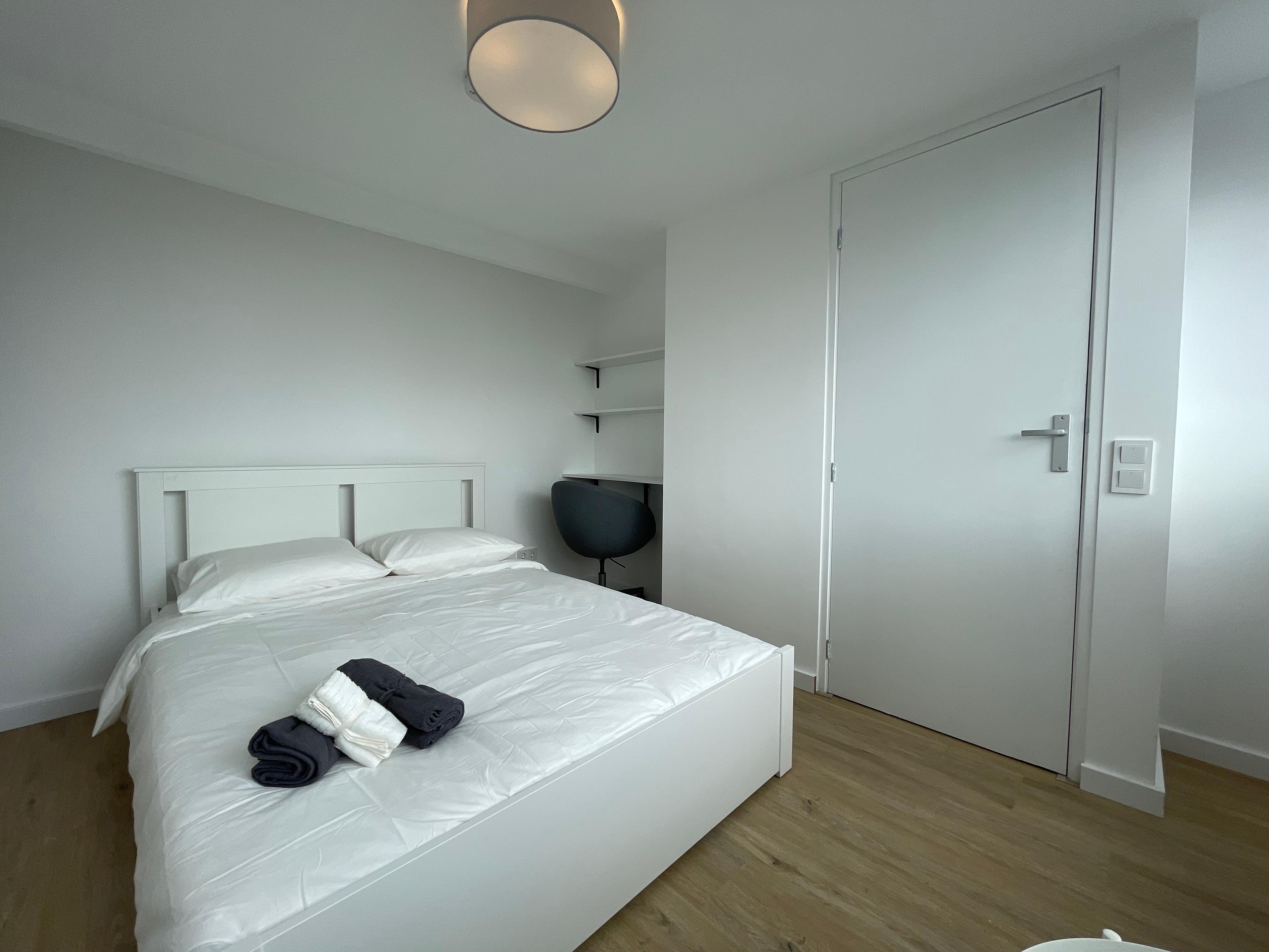 show all photos of Professor Poelslaan