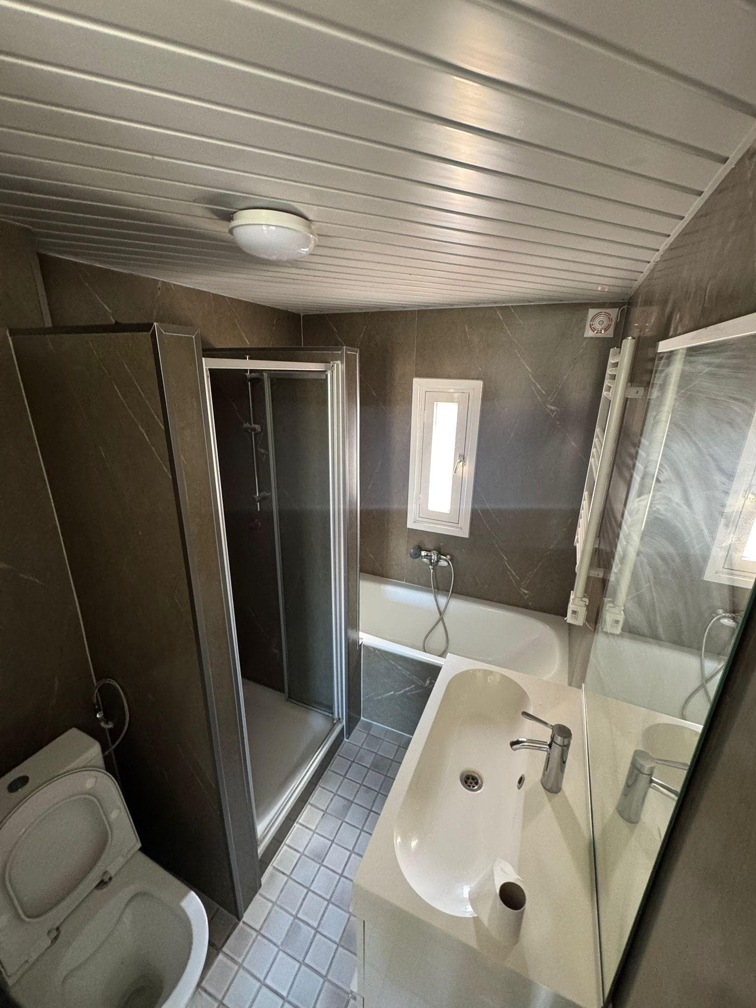 show all photos of Regge