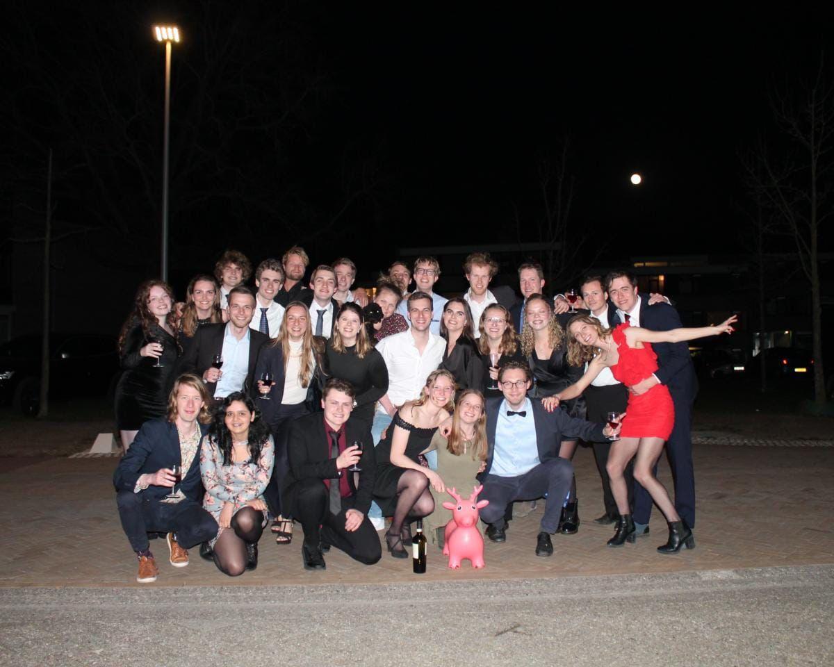 show all photos of Calslaan