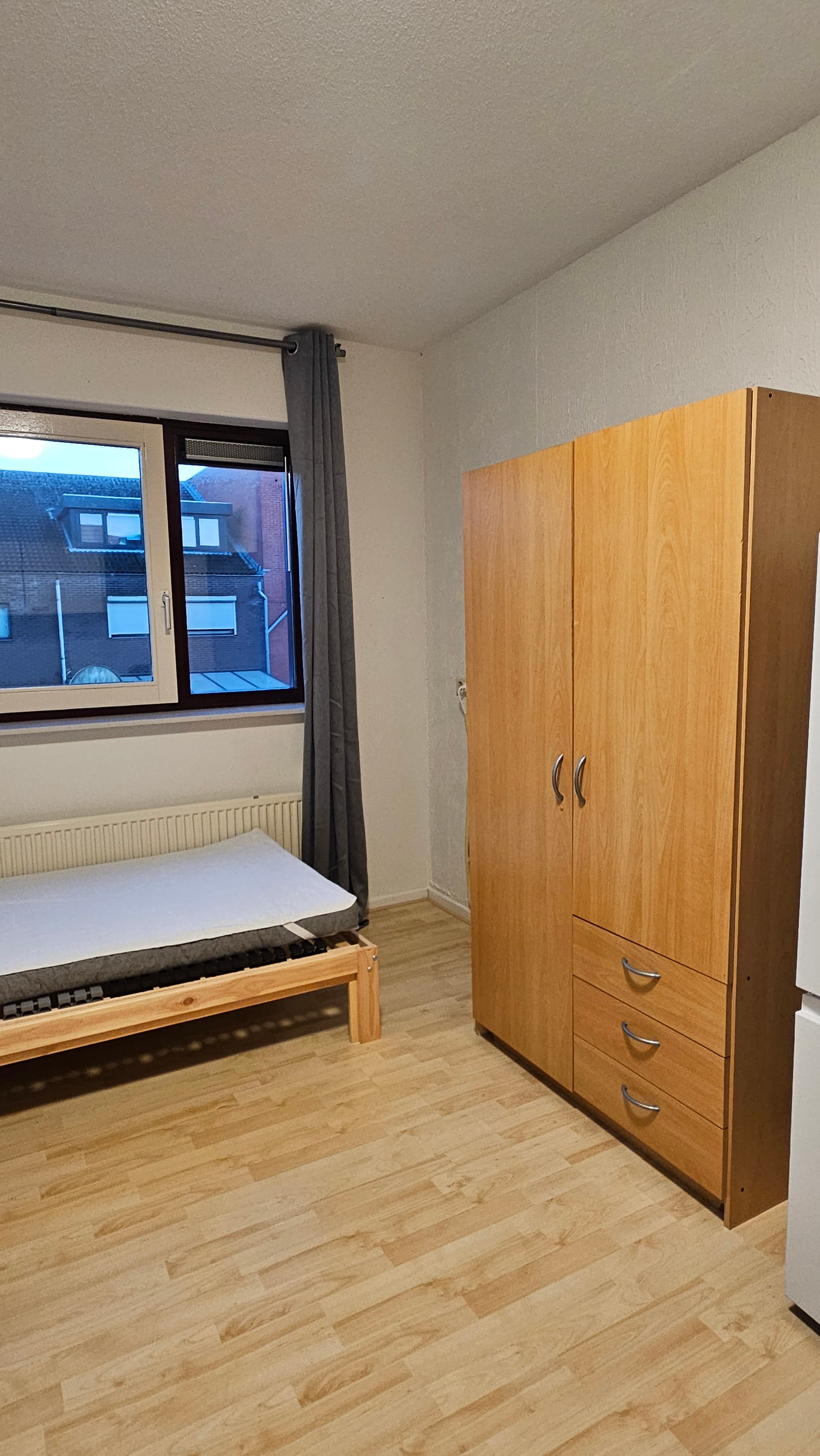 show all photos of Vrije Zeestraat