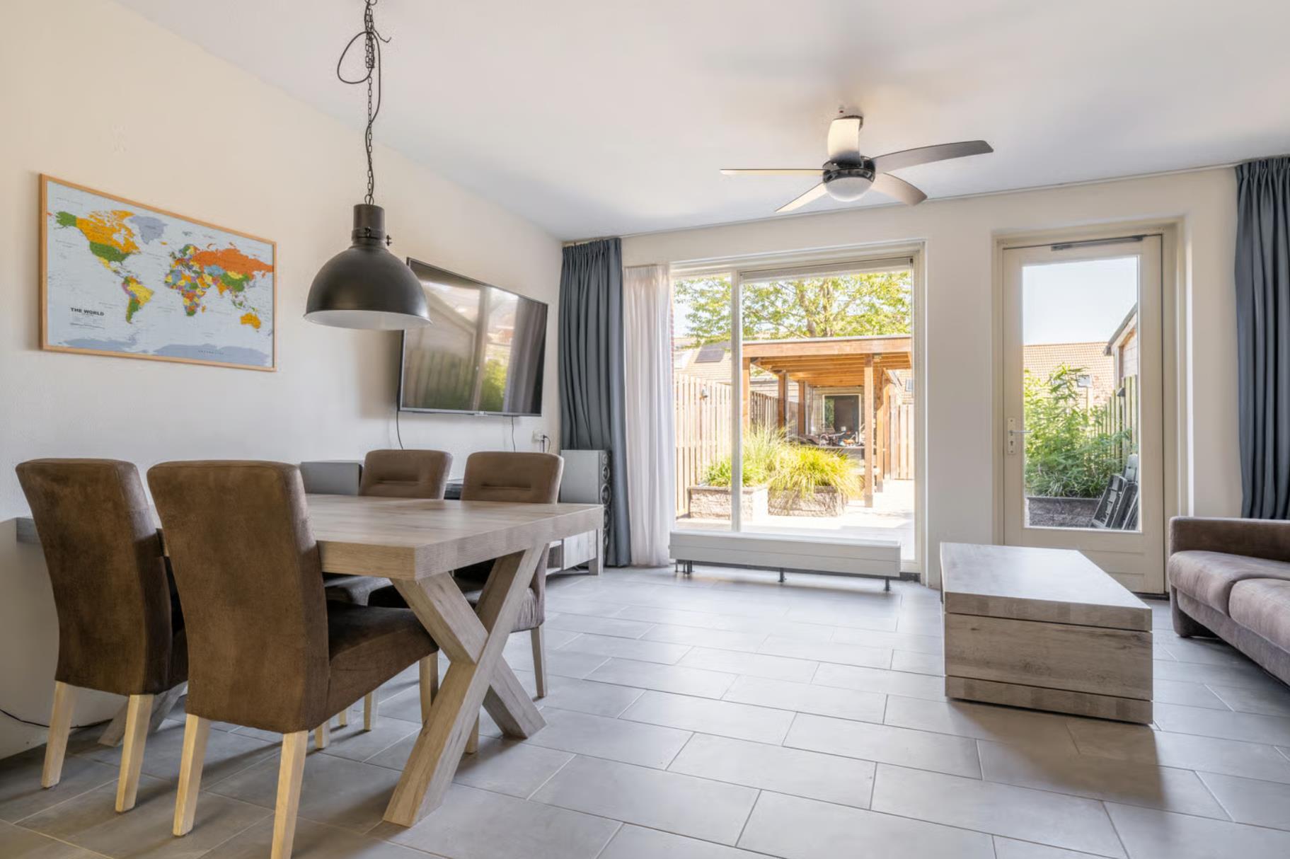 show all photos of Peter van Straatenhof