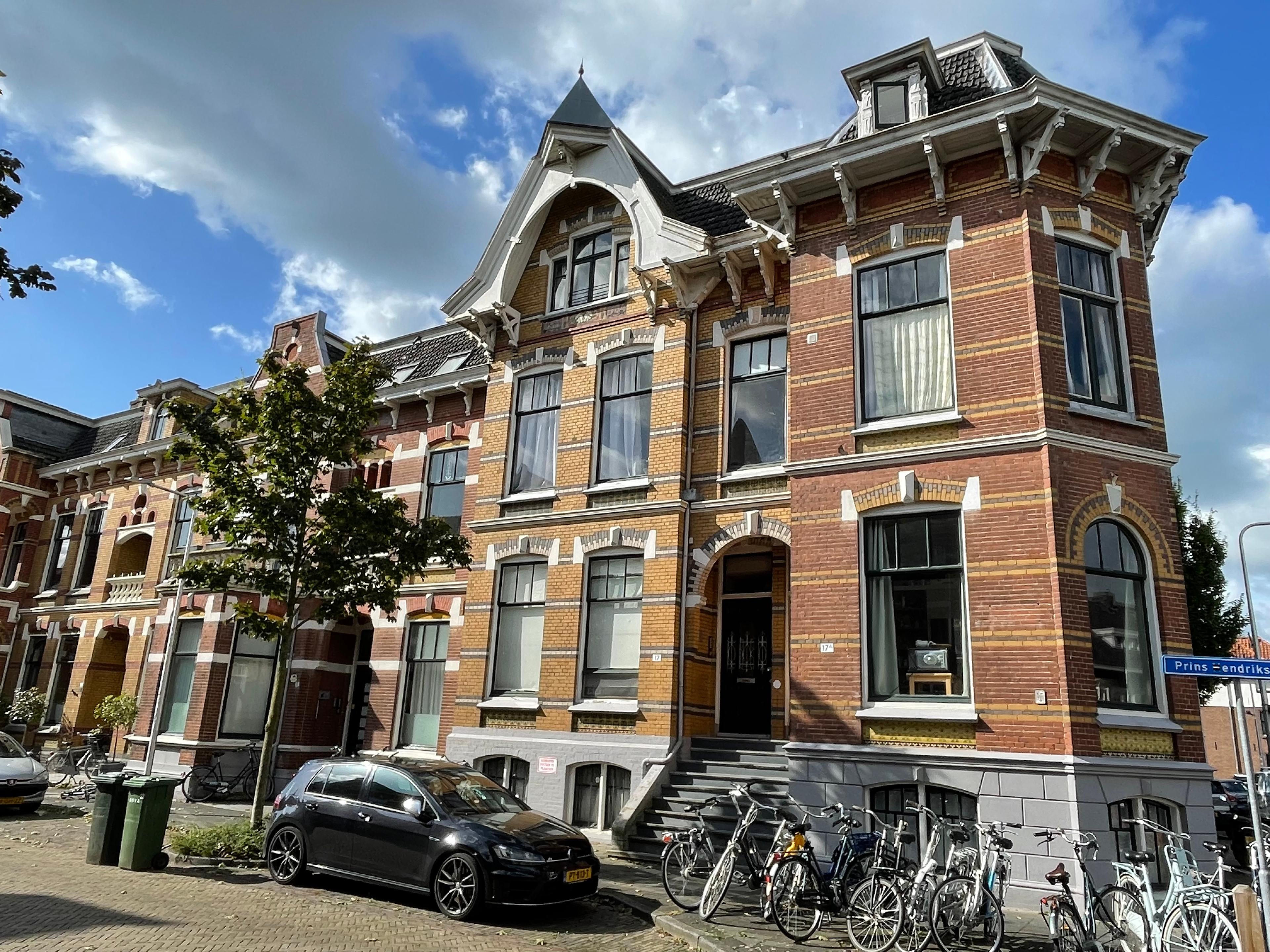 show all photos of Prins Hendrikstraat