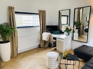 show all photos of Ardalaan