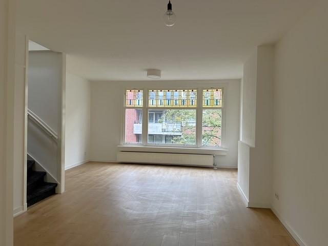 show all photos of Donker Curtiusstraat