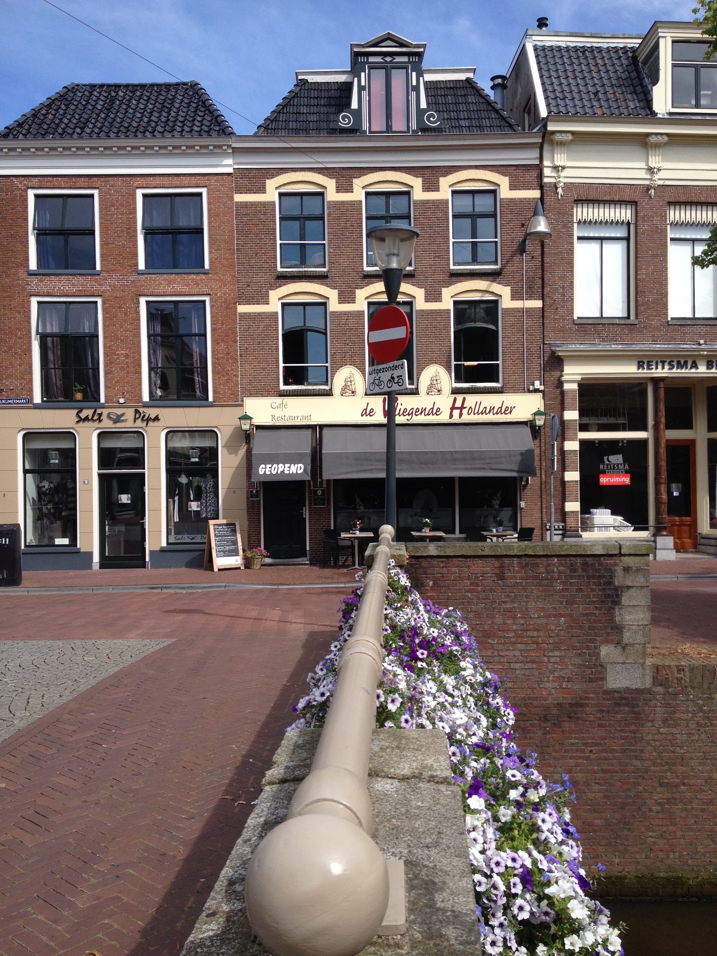 show all photos of Oude Oosterstraat