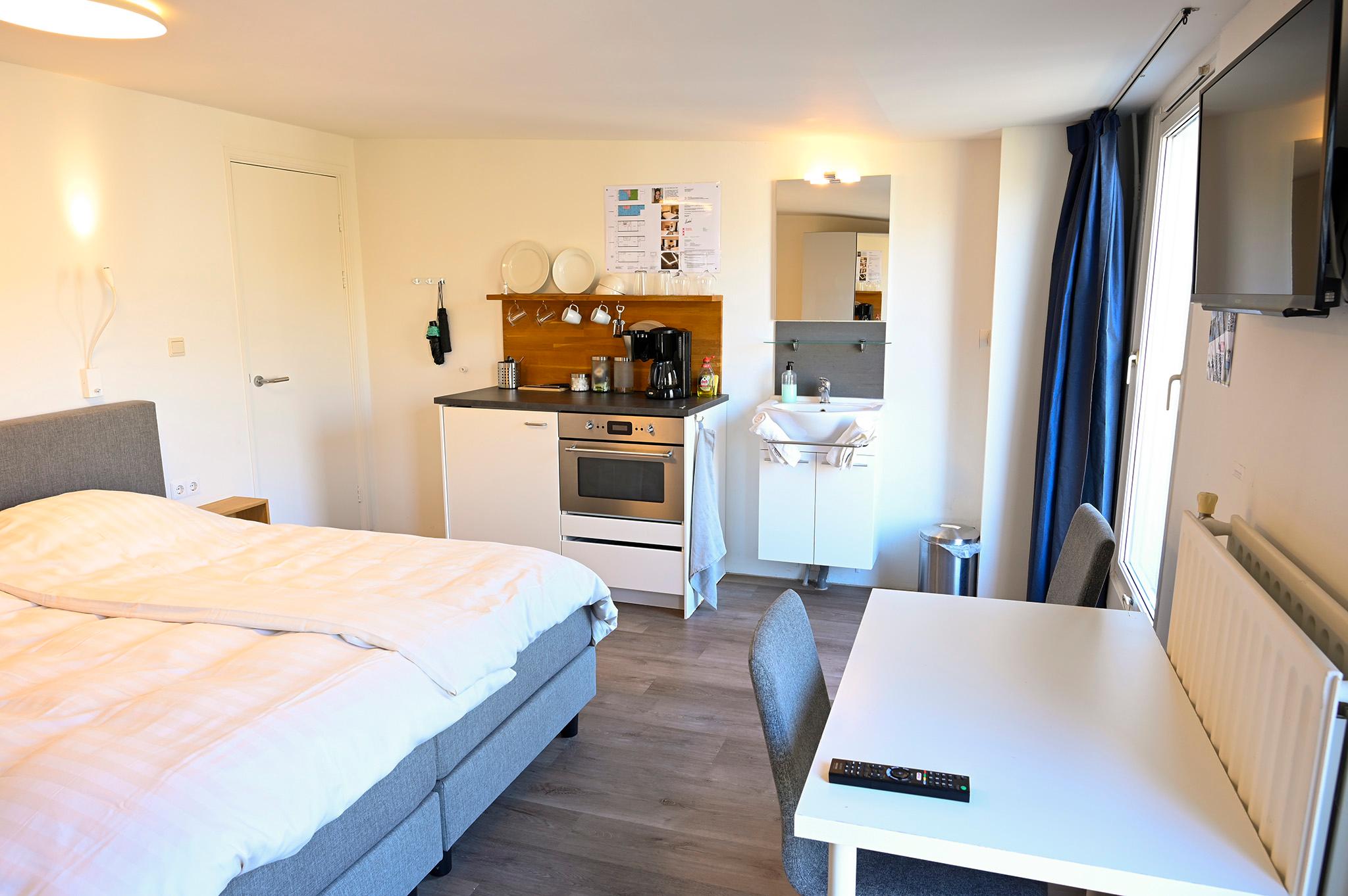 show all photos of Eerste Helmersstraat