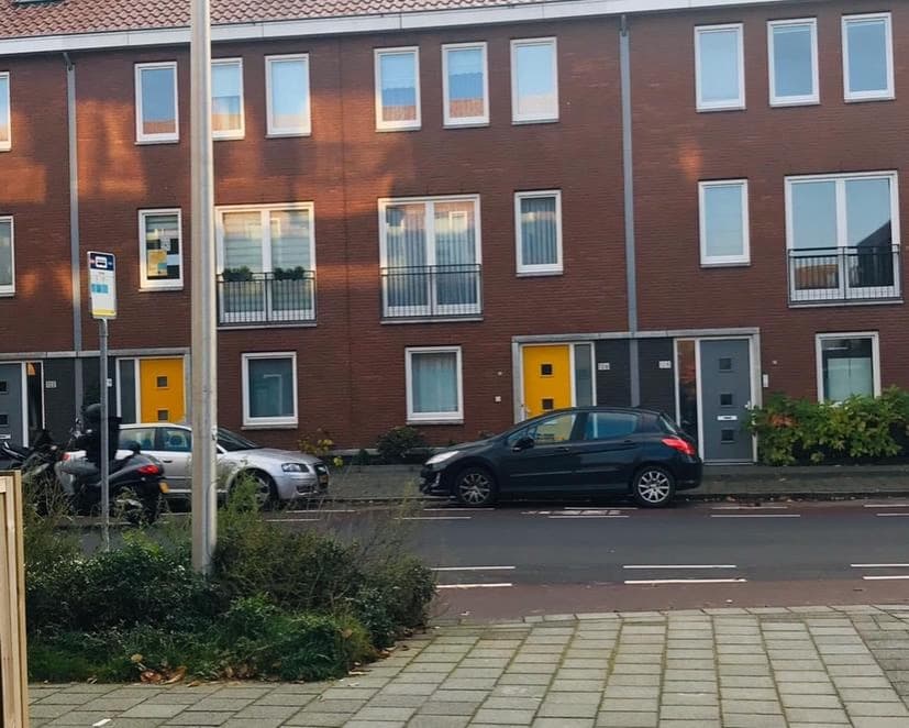 show all photos of Laan van Chartroise