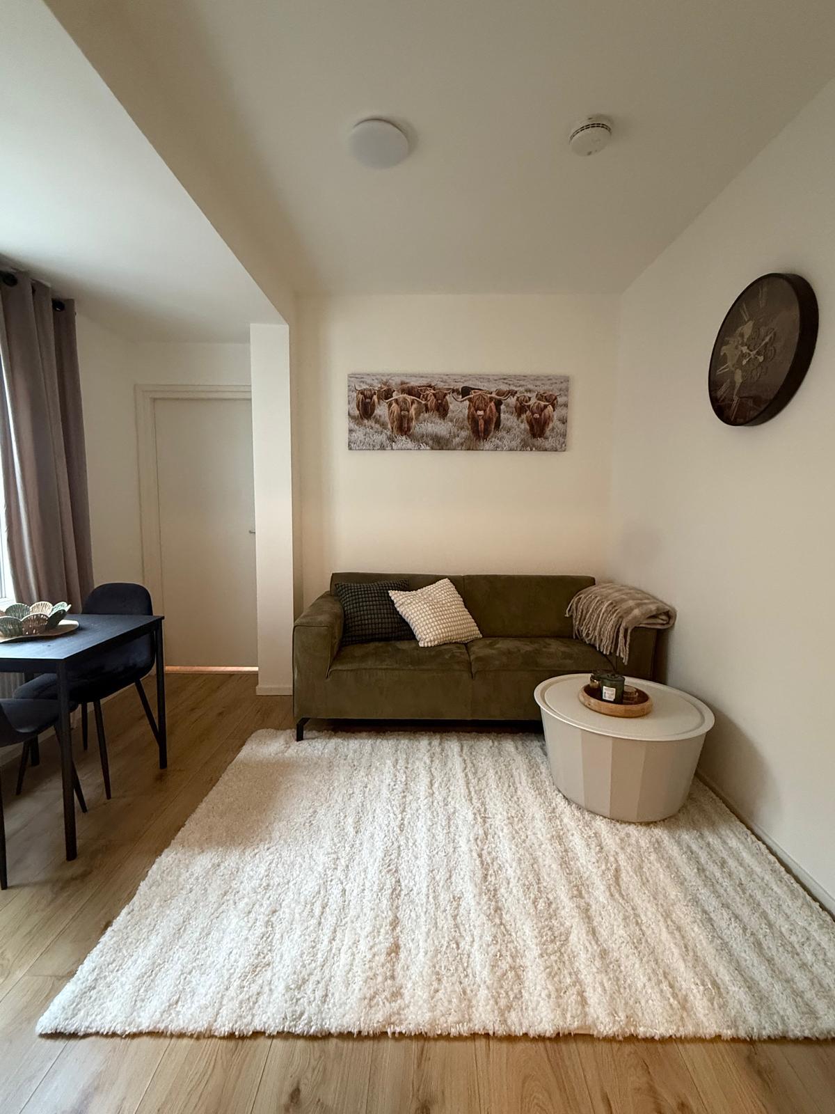 show all photos of Laan van Nieuw-Guinea