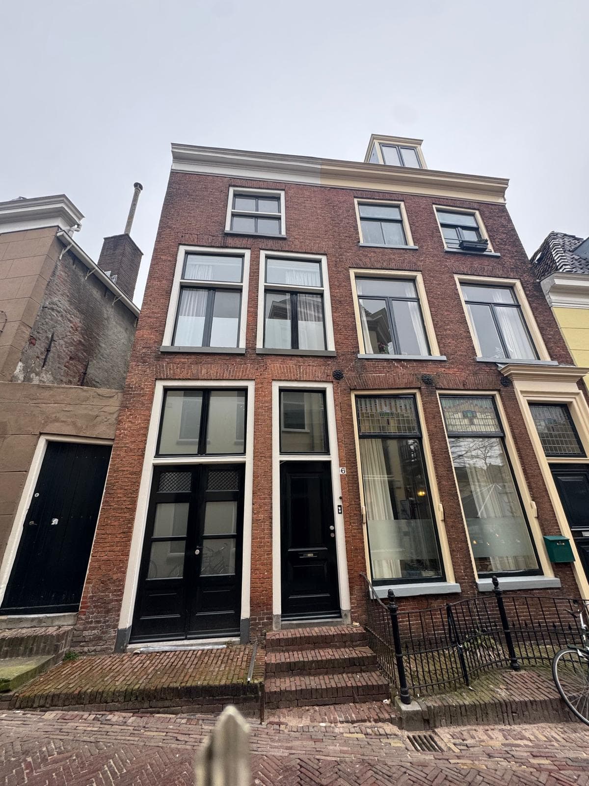 show all photos of Kleine Hoogstraat