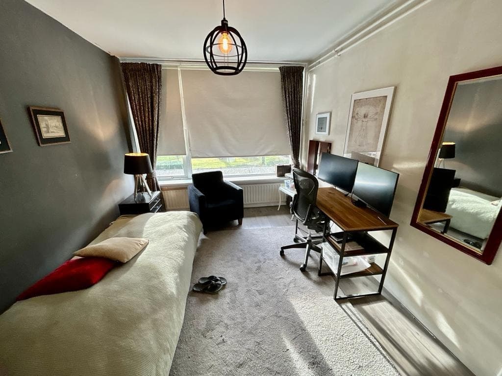 show all photos of Arent Janszoon Ernststraat