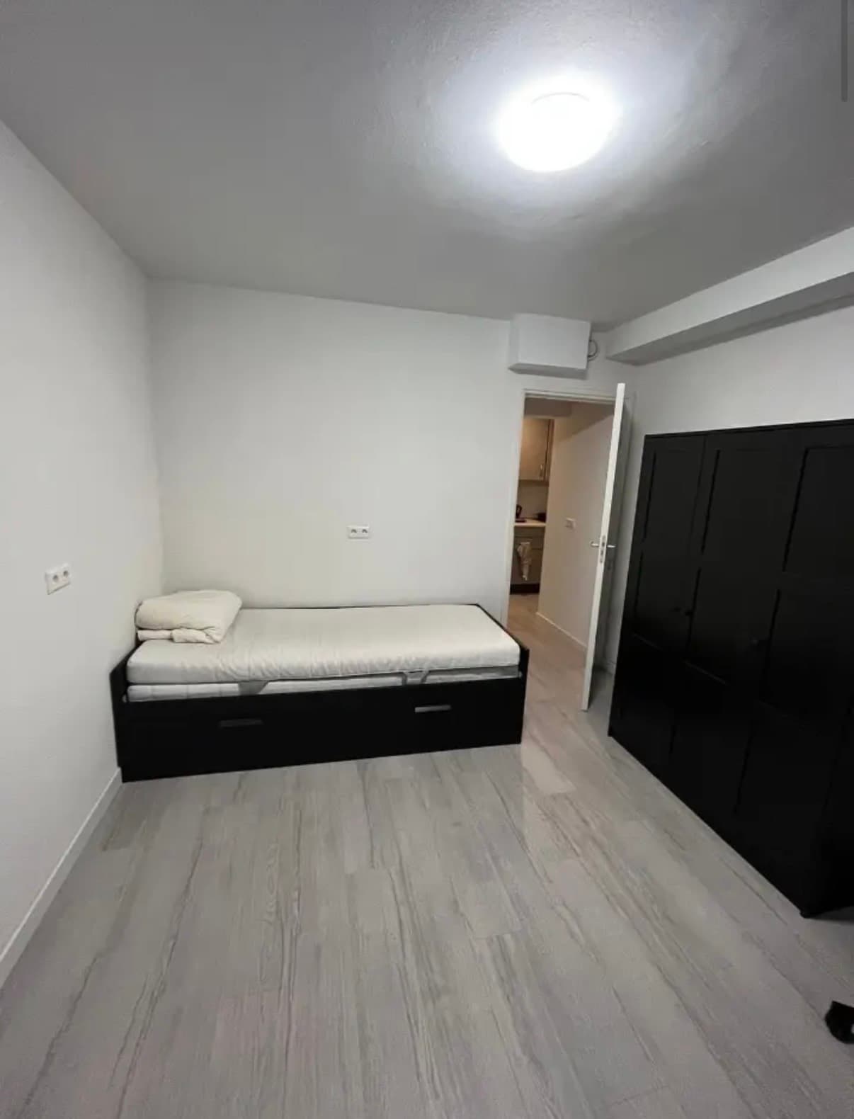 show all photos of Johannes Meewisstraat