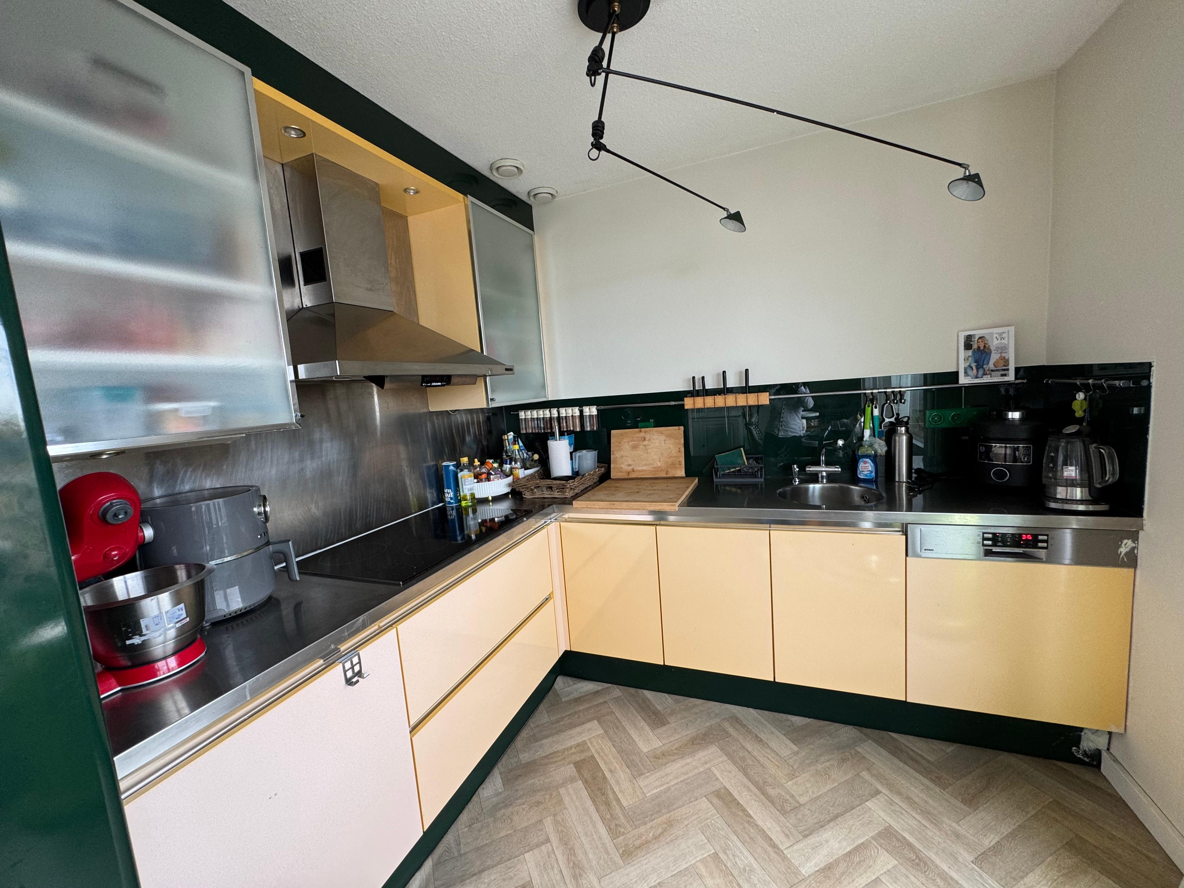 show all photos of Henegouwenstraat