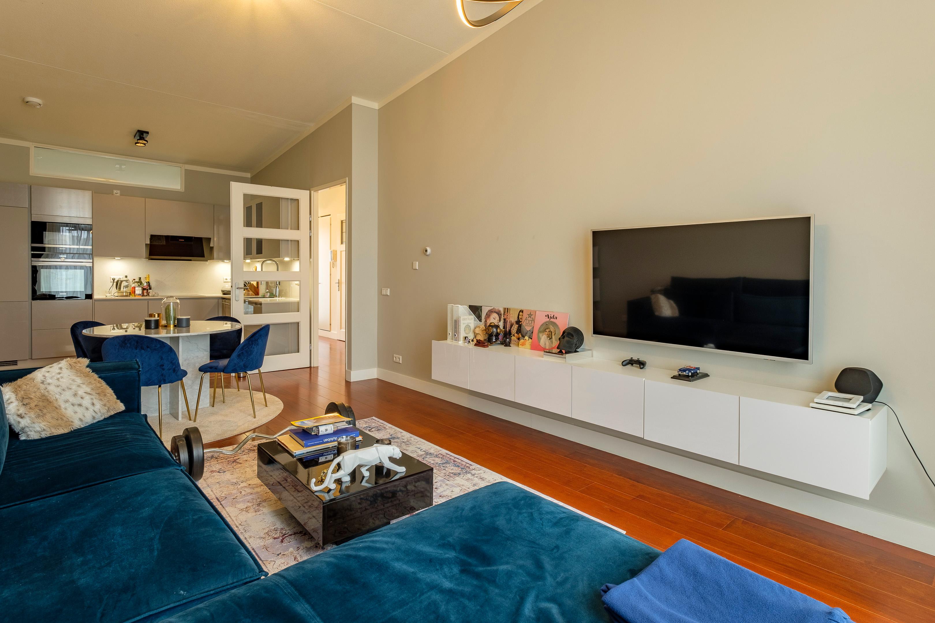 show all photos of Erich Salomonstraat