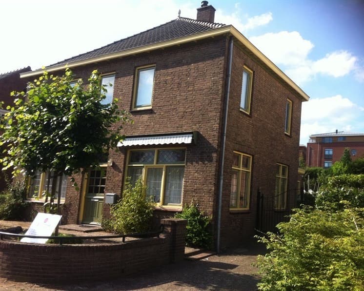 show all photos of Burgemeester Ottenhoffstraat