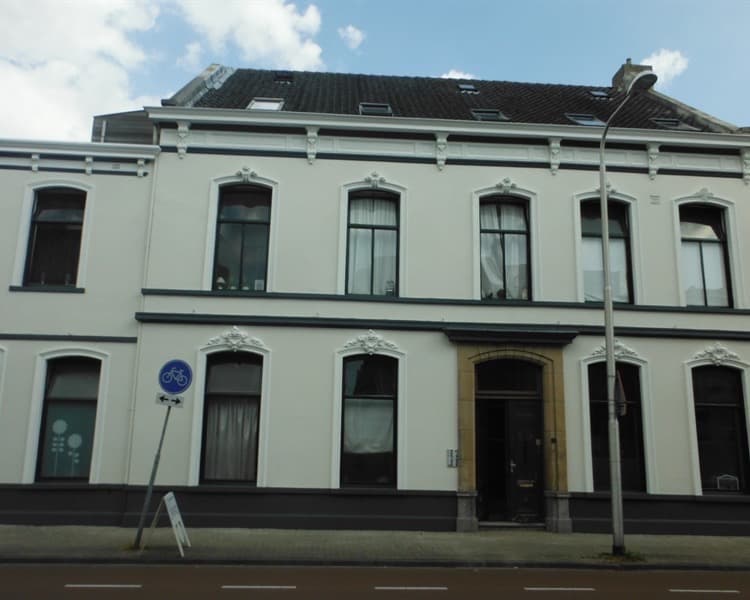 show all photos of Lange Nieuwstraat