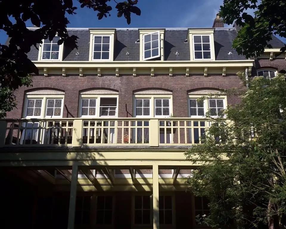 show all photos of Voorstraat